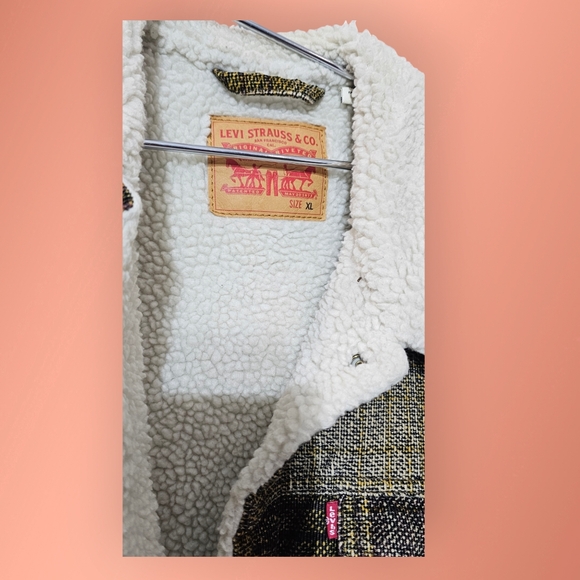 Levis Sherpa - Picture 3 of 3
